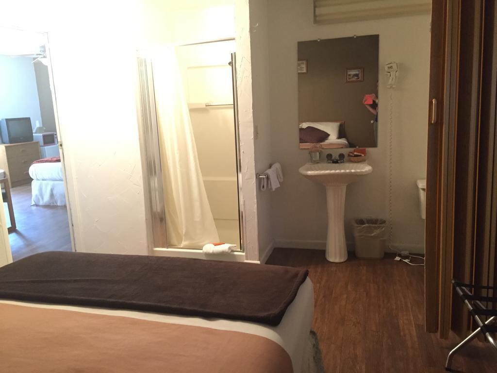 كيستون The Brookside Motel / Mt. Rushmore المظهر الخارجي الصورة